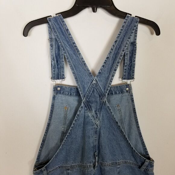 Free People WE THE FREE Denim Shortalls Size 26 Shorts Blue Jeans Roll Up Y2K - Picture 5 of 9
